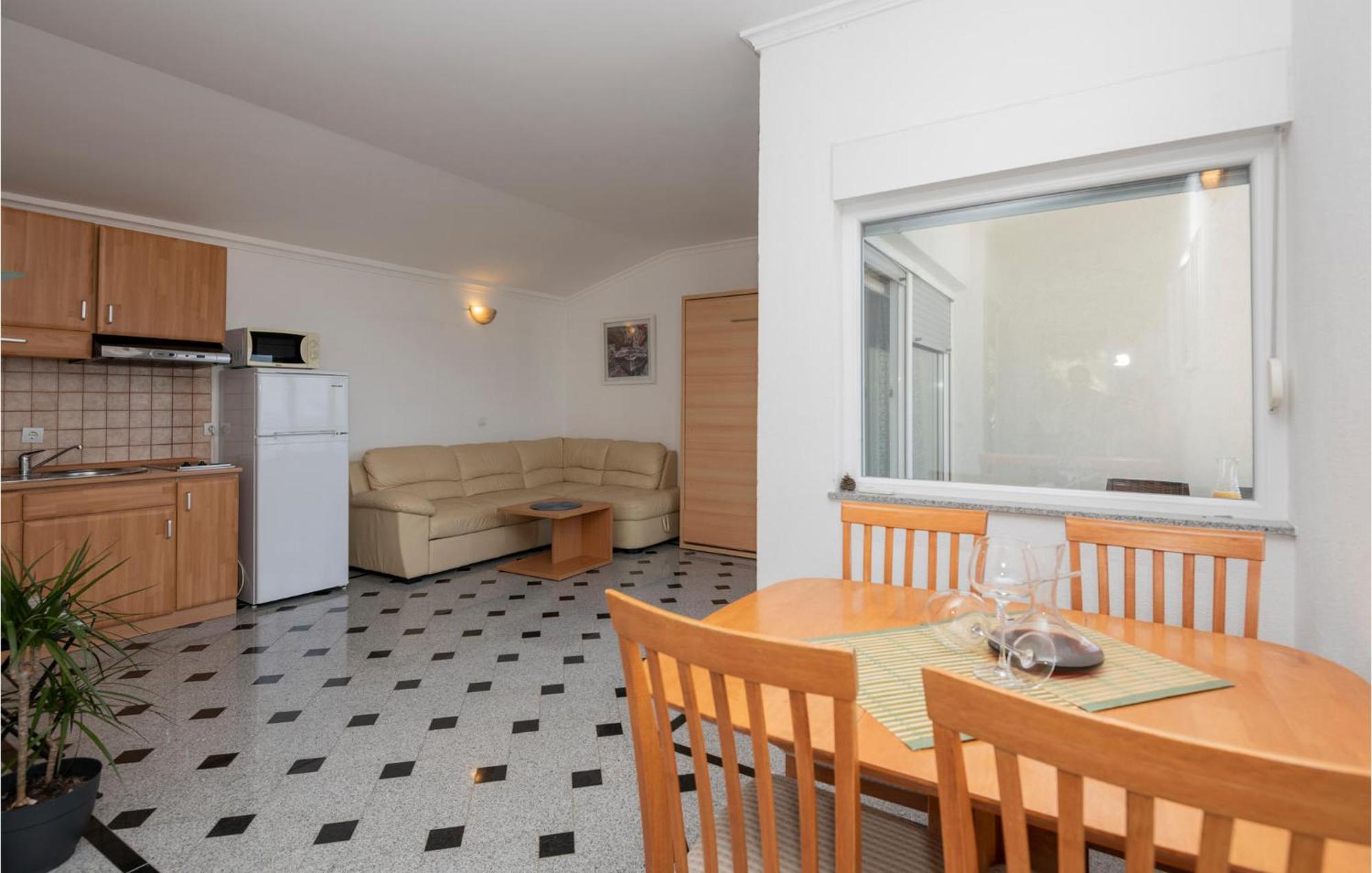 1 Bedroom Stunning Apartment In 马卡尔斯卡 外观 照片
