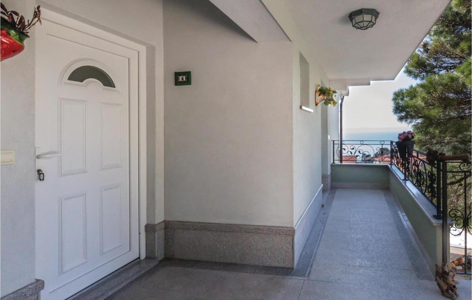 1 Bedroom Stunning Apartment In 马卡尔斯卡 外观 照片